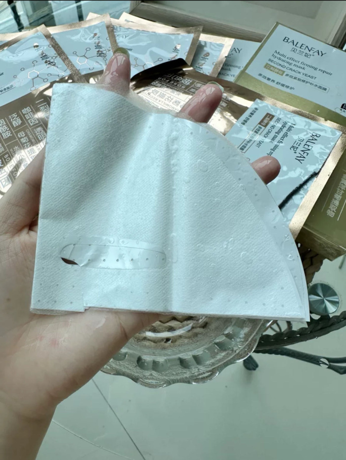 面膜2500盒，1.8元/盒，一盒五片装。