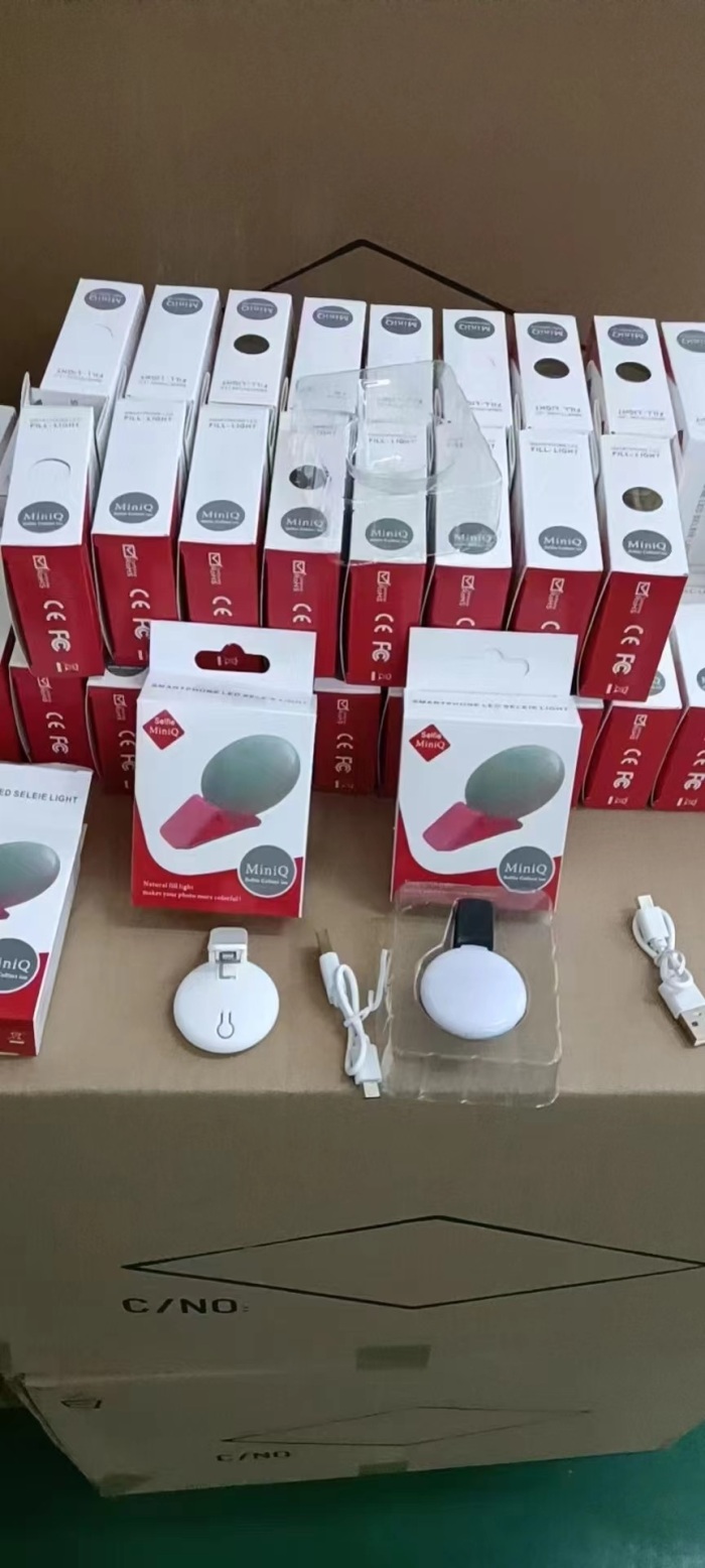 手机补光灯15000个左右，原箱原件独立包装，质量保证，全清1.9 一个