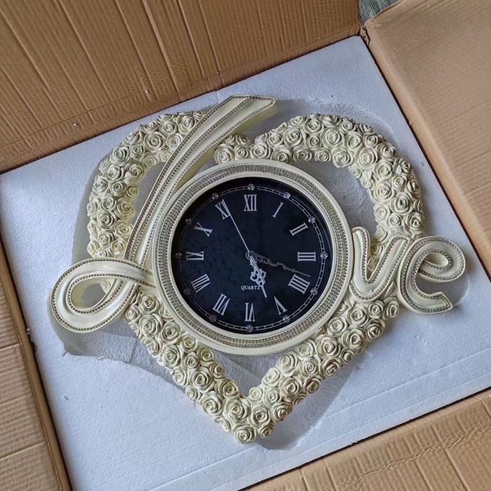 82套三款高档工艺品大尺寸吊钟，出厂原包装，造型、设计、质感都是一流！59.8元一个
