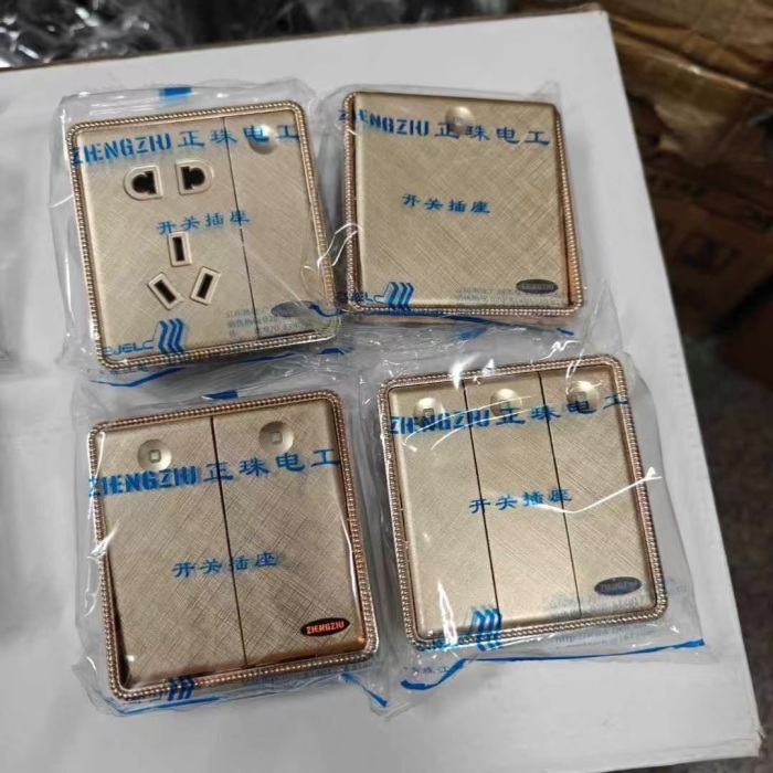 墙壁开关插座入库20万个，品质完美，价格美丽，家装配套，有量的砸单过来，1.x元一个