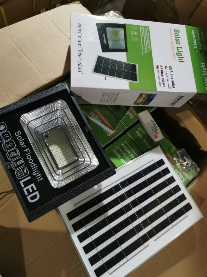太阳能投光灯一千多套