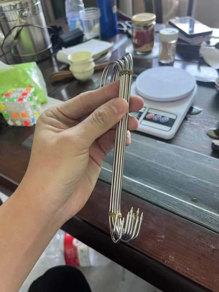 肉勾700斤，按斤处理，一斤6元，一个合算1毛2