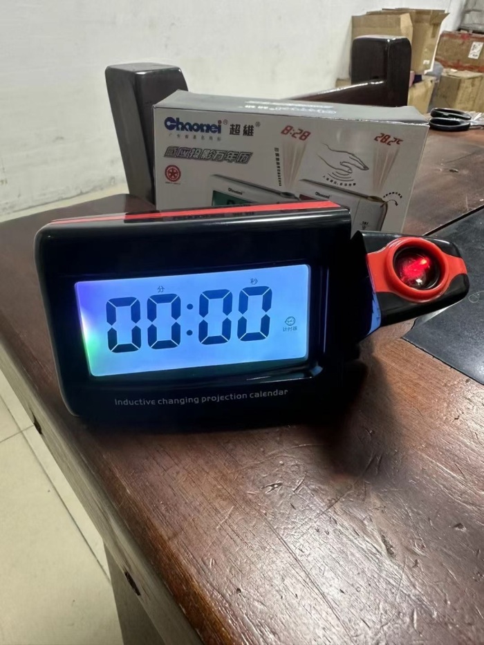 多功能投影时钟，到货2000台，全新独立包装，原箱原件，