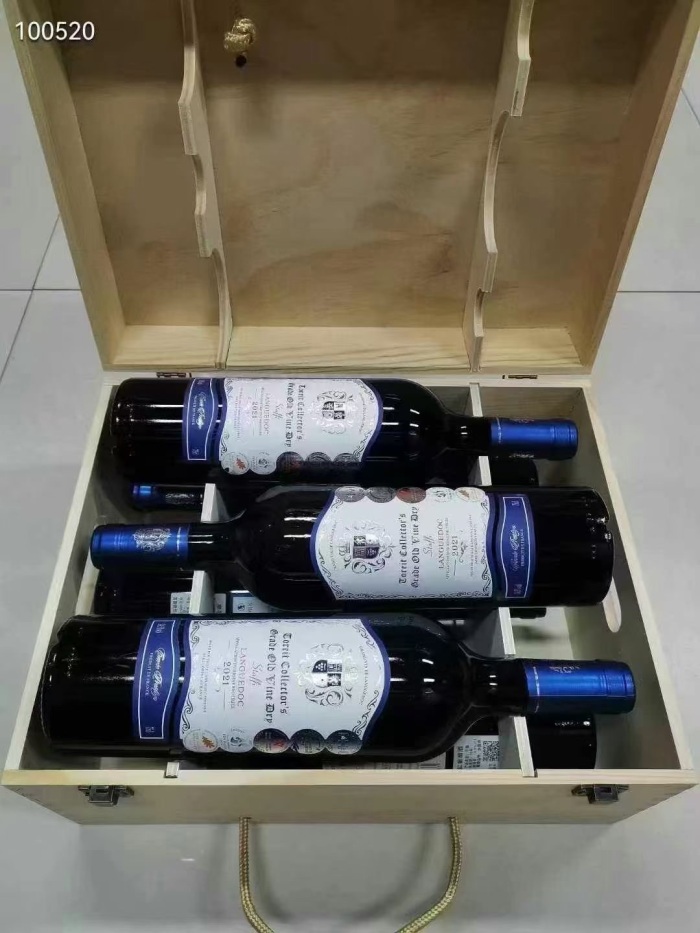 法国高端红酒，22年，14.5度，一箱6瓶，双外箱，木箱装，资质手续齐全，有个几百箱，128元一箱，50箱起订