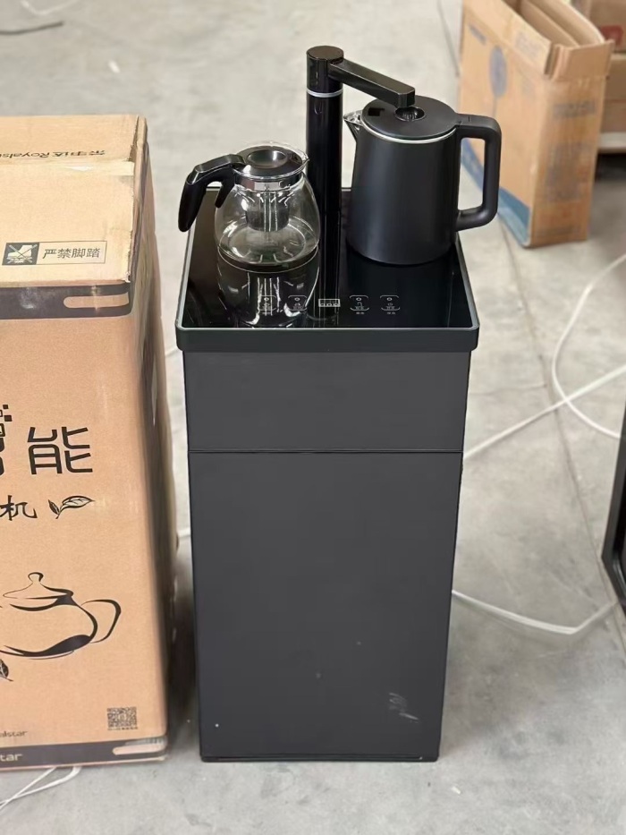 半自动茶吧机，发货品牌颜色随机 机身高：90Cm，外箱尺寸37×37×79 109元一台