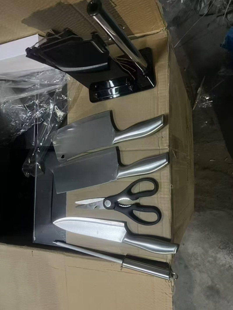 套装刀到货1200套， 原箱原件包装， 全清15元一套，可以分货出！