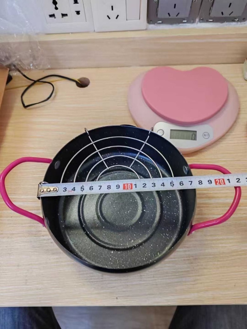 日式天妇罗油炸小锅！出厂原包装，直径18cm 净重500g，12pcs/箱，29箱，29*12=348个。💰3.5元一个