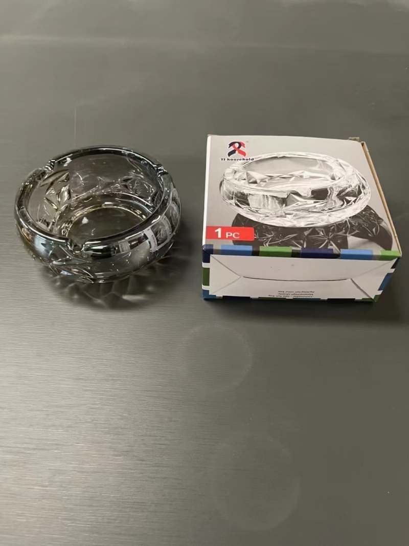 高端高品质烟灰缸到货10000多个，彩盒独立包装，质量超级好，不是那种垃圾货，价格非常给力，小几块钱的事，可分货