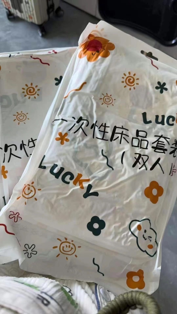 一次性床品四件套10000套左右，