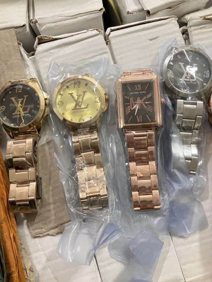 合金材质手表2400个 高端货，一单清3.8元，不议价