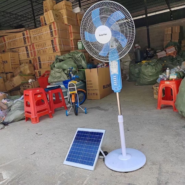 太阳能落地扇450台左右，独立包装，原箱原件，质量嘎嘎好，82元一套处理