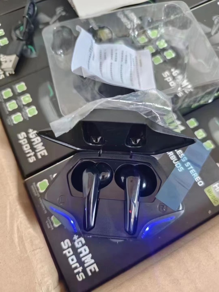 精品蓝牙耳机，400个，9.5全清 Boutique Bluetooth headphones, 400 pieces, 9.5 full clear