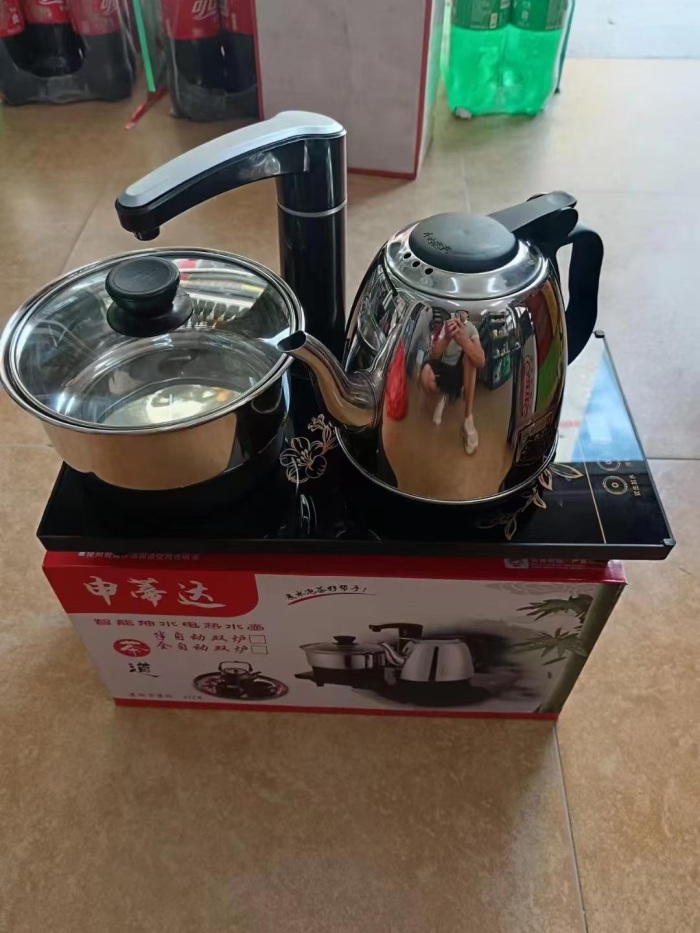 双烧水炉1600套，独立包装，质量嘎嘎好，急等清仓，价格卷到怀疑人生。开价就出…… 1600 sets of double-boiling water stove, independent packaging, good quality, urgent waiting for clearance, price to doubt life. The price will be offered...