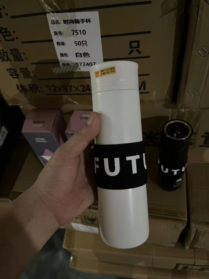 随手保温杯316材料高端货，数量5000个，新货几十块钱，我这里几块钱的事，懂的的来