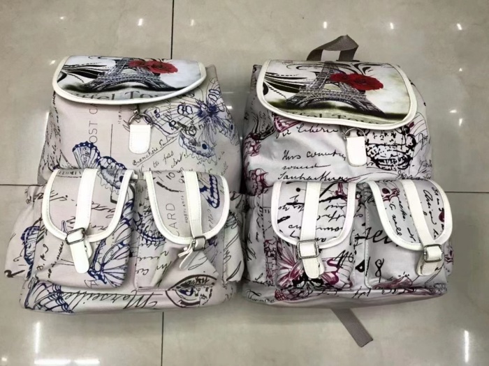 3,400 schoolbags, very good quality 12.5 yuan each, 12.5 yuan each 3400个书包，品质非常好 12.5元一个，12.5元一个