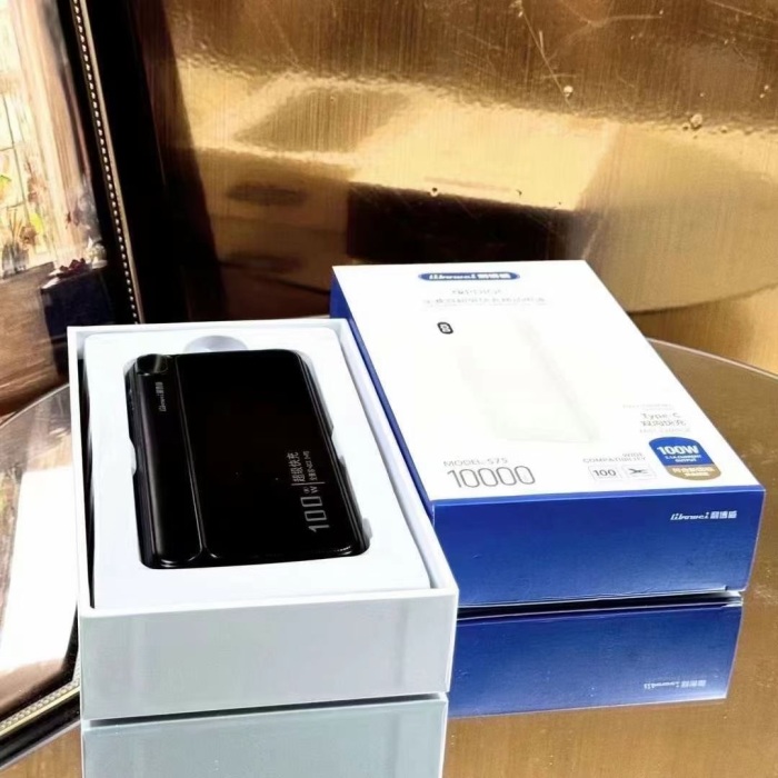 10000毫安，快充505套，聚合物电池