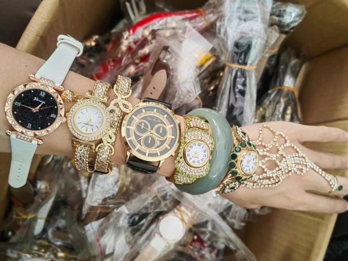 杂款手表手表35000pcs，便宜处理