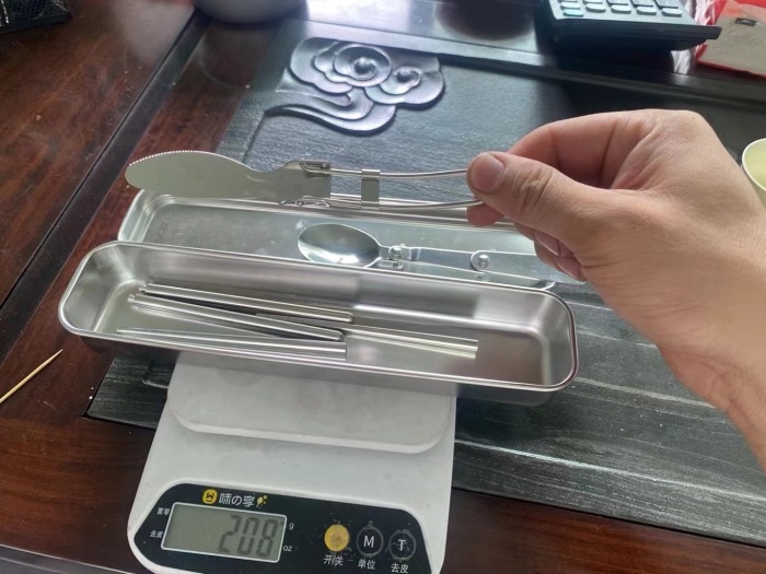 一箱货108套，全部都是304材质，折叠刀叉勺筷子套装！特价💰5