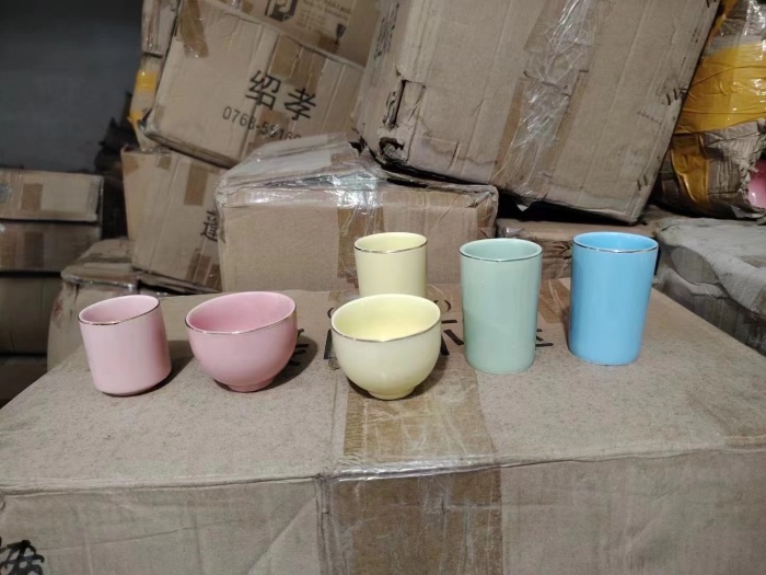 陶瓷杯、有8吨左右、按吨出， 非常便宜，高端货，懂的来