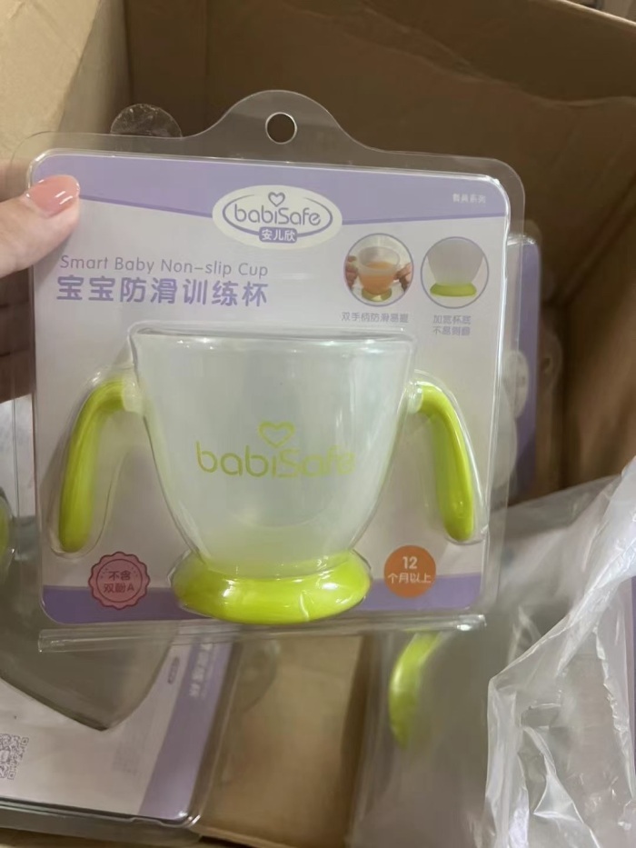 母婴用品13.5米一车，基本上一箱一个款，一个品牌，论吨走，价格非常美丽