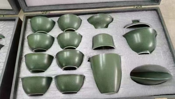 茶具还有2000盒 高端礼盒。 懂的来