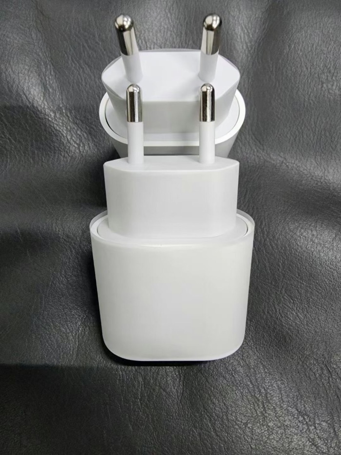 苹果PD20W，官方1:1，高质量充电器，现货销售，到货1000个。