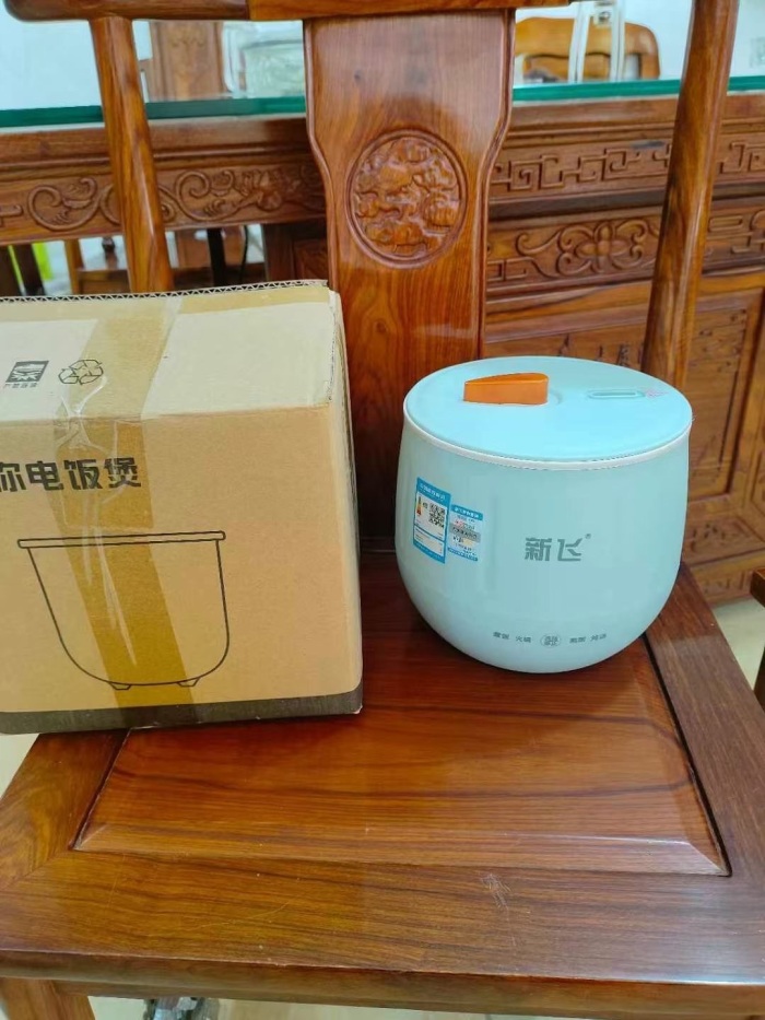 智能电饭煲732台【两款各一半】 ​容量1.6升，可以煮饭 ​一口价19.99元