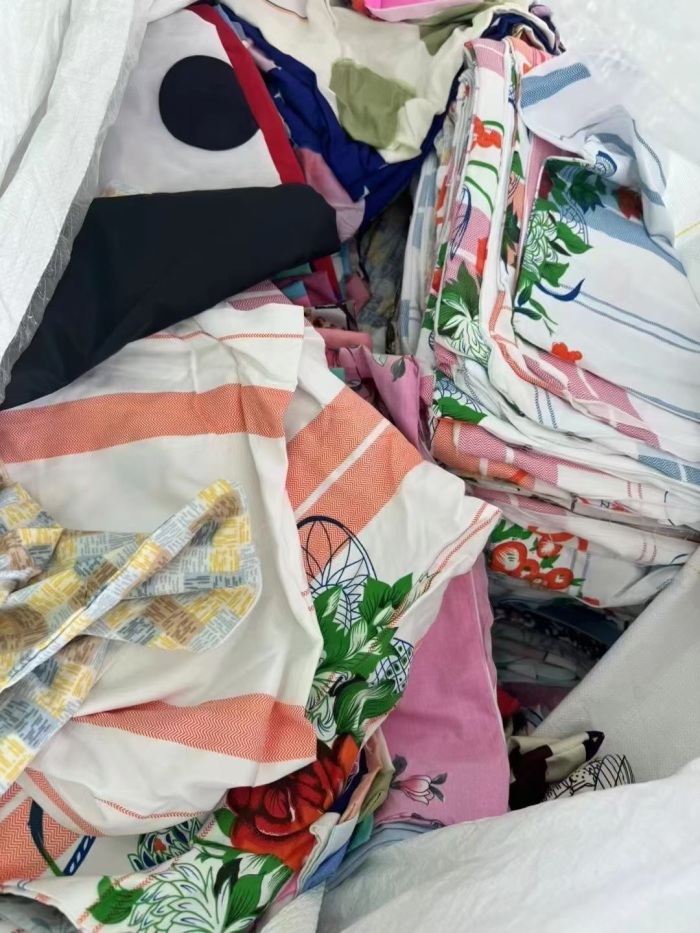 抱枕到货20000个，有枕芯，枕芯抽完真空单独装，小几块处理，要的联系