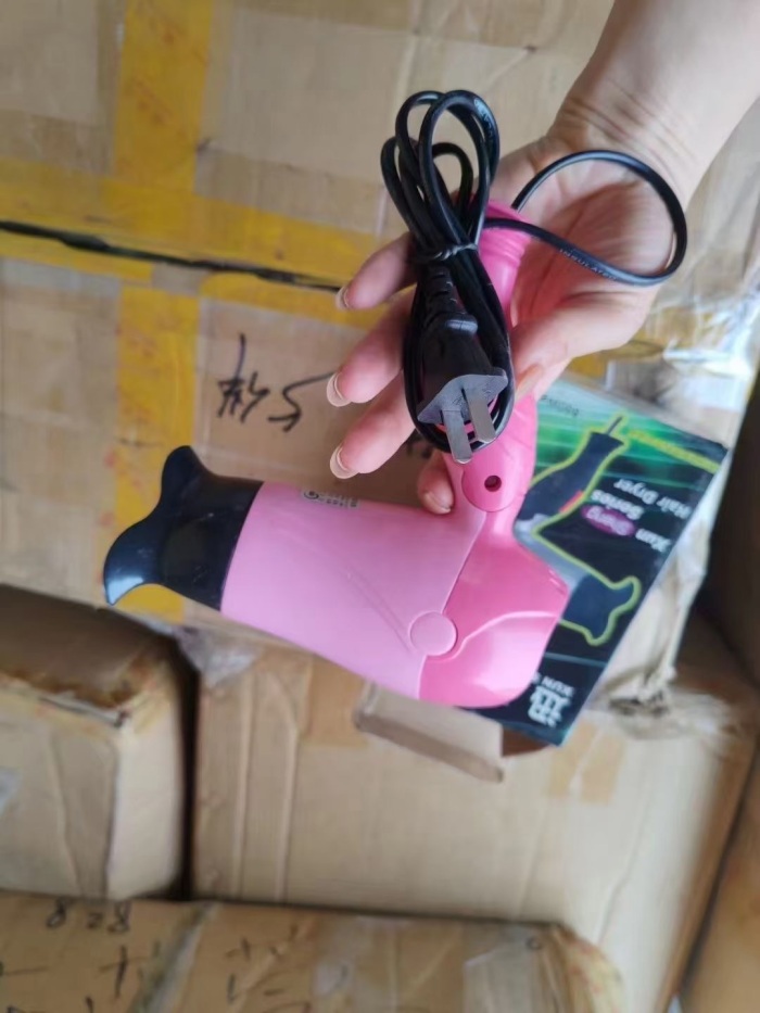 521个吹风机。打包拿走，几块钱处理