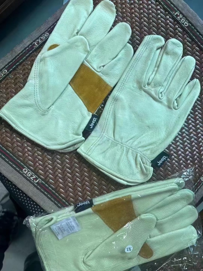 18000双纯皮手套打包出，便宜处理，质量好，小几块钱的事