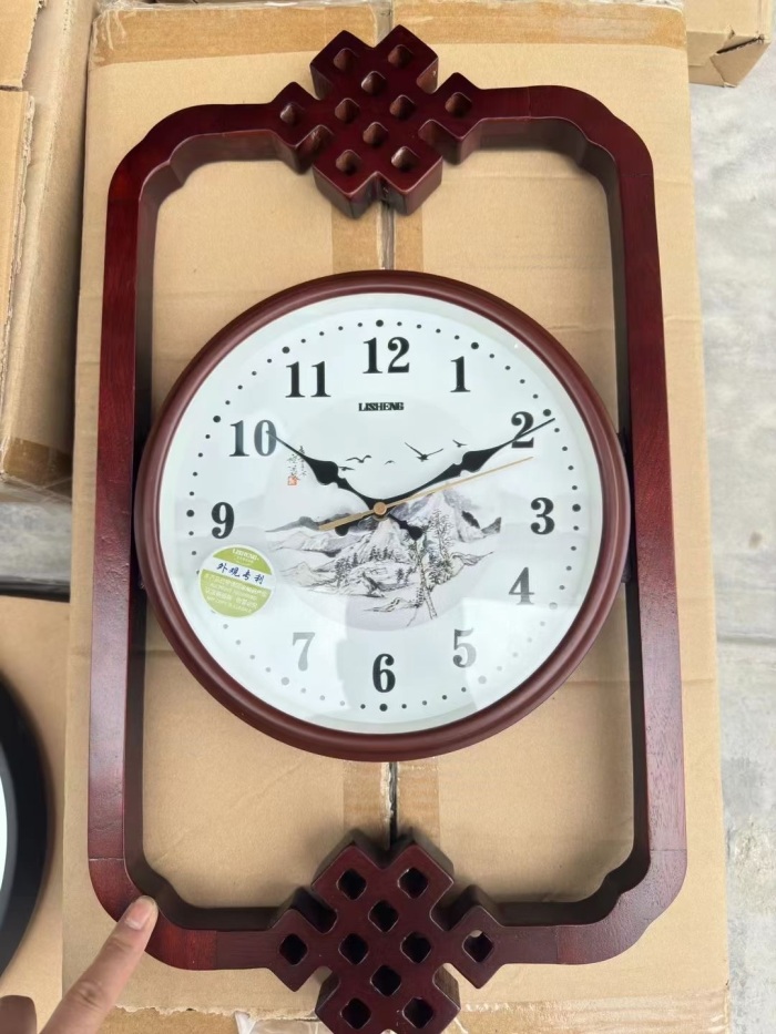 艺术品、带时钟艺术品，有6吨多，全部独立包装，大货板板正正，3块钱一斤。