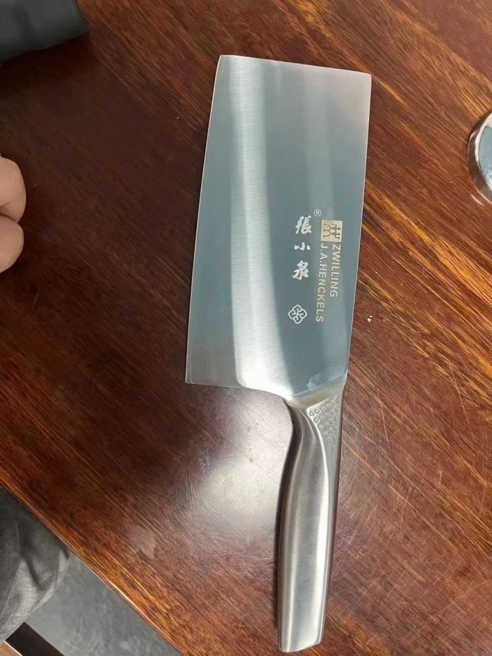 张小泉品牌刀10000把， 全新处理，全清9块钱。识货的来[握手]