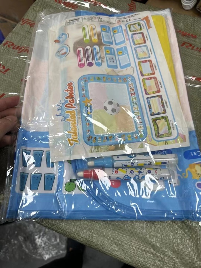 水上画画玩具儿童涂色宝宝神奇水画本反复涂鸦清水绘画水画布毯卷，300套，3元处理