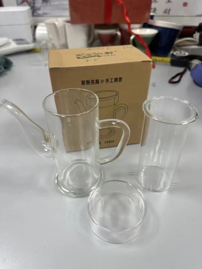 加厚玻璃茶壶8500个，原箱原件， 独立包装，全清2.5元一个