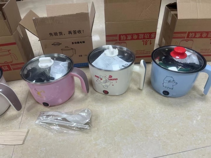 电煮锅两千个左右， 几块钱一个！分货200个起批。