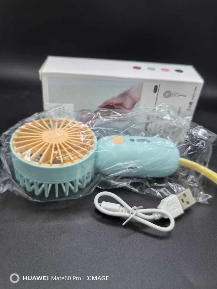 抖音同款手持风扇、 usb充电内置500mA电池、三挡调节，七彩呼吸灯，全新原箱550pcs[勾引]