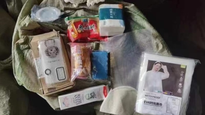 北京盲盒业务 ​今天有二车9.6箱货 ​三个字，送送送 ​给装车费ok ​仓库紧张