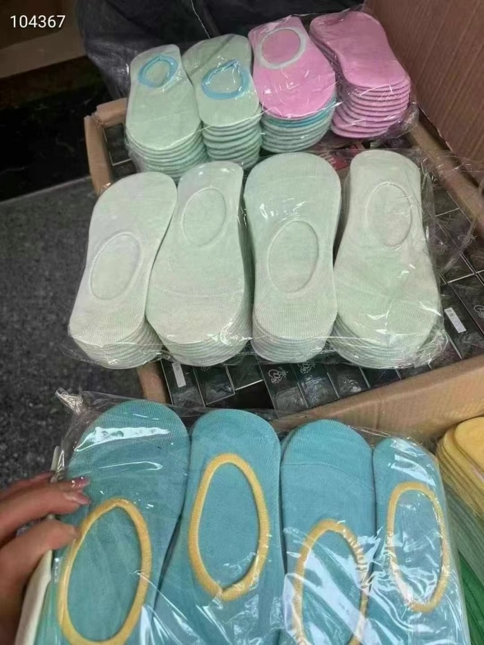 隐形袜6万双，一包1200双，价格便宜，毛毛钱，非常便宜