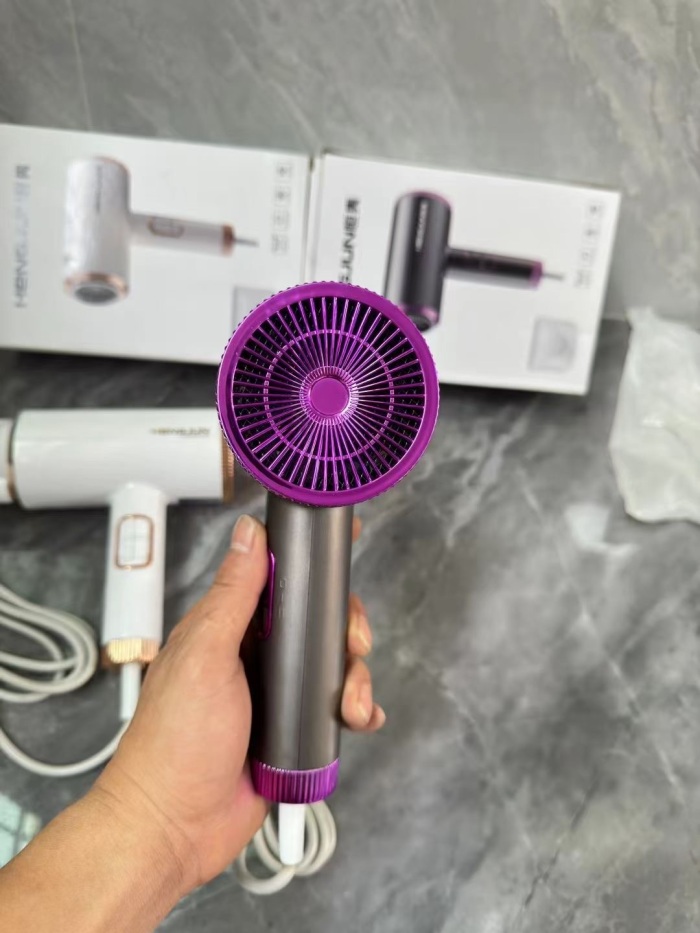 高端带蓝光吹风机4000个，原箱原件货，1800瓦大功率，13元处理