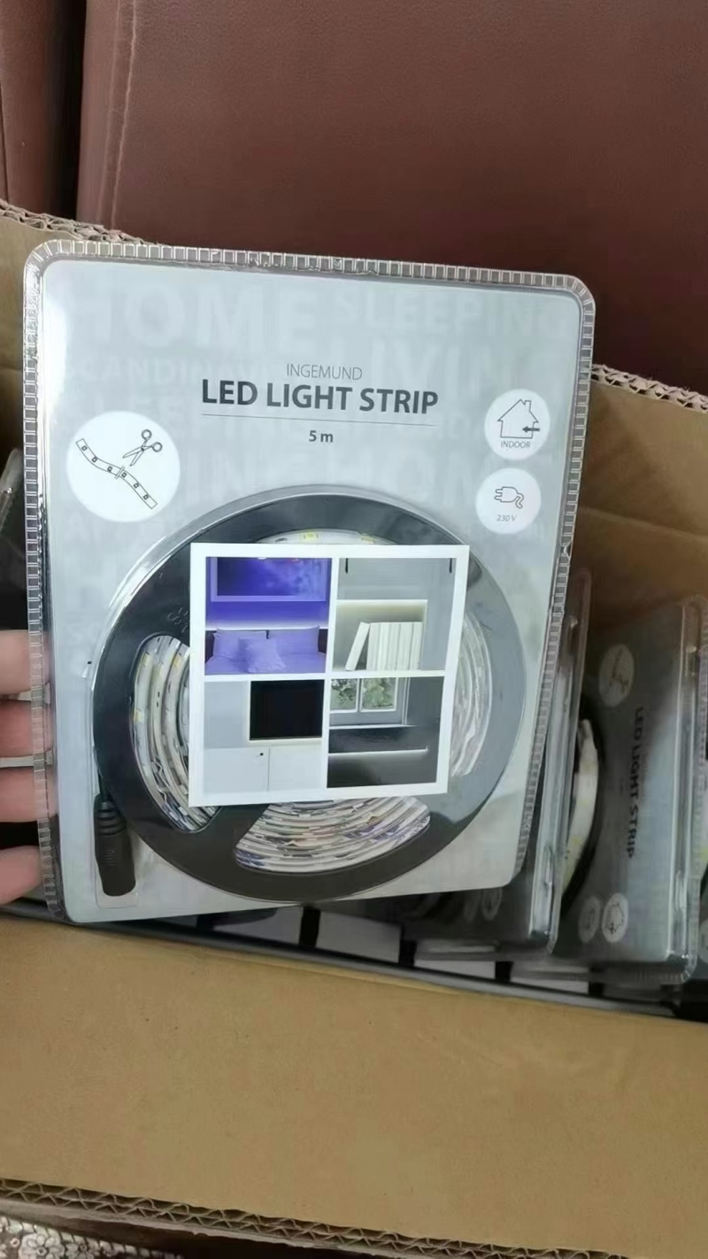 品牌出口外贸5米灯条，配欧标12V1A认证电源，线长5米，暖白光，还剩4000个，能做的私聊我