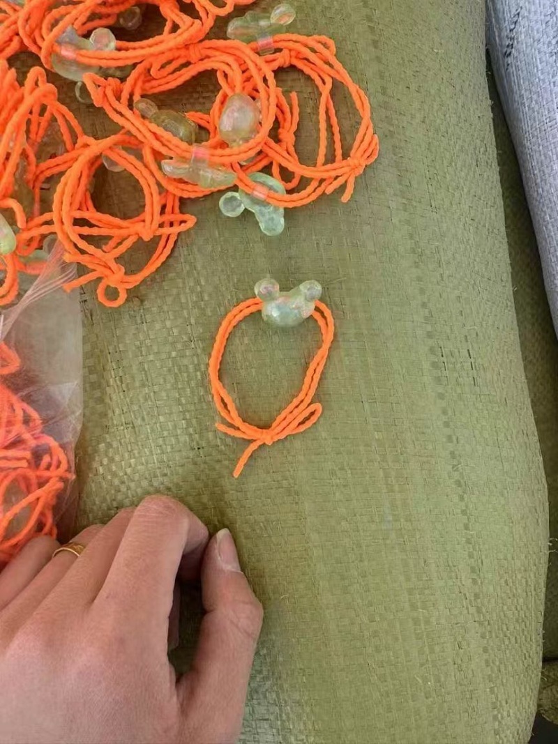 皮筋发饰30吨左右，可以分货价格便宜，高品质，合几分钱一个，全部独立中袋包装！