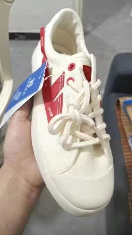 回力鞋品牌70000双，几块钱的事