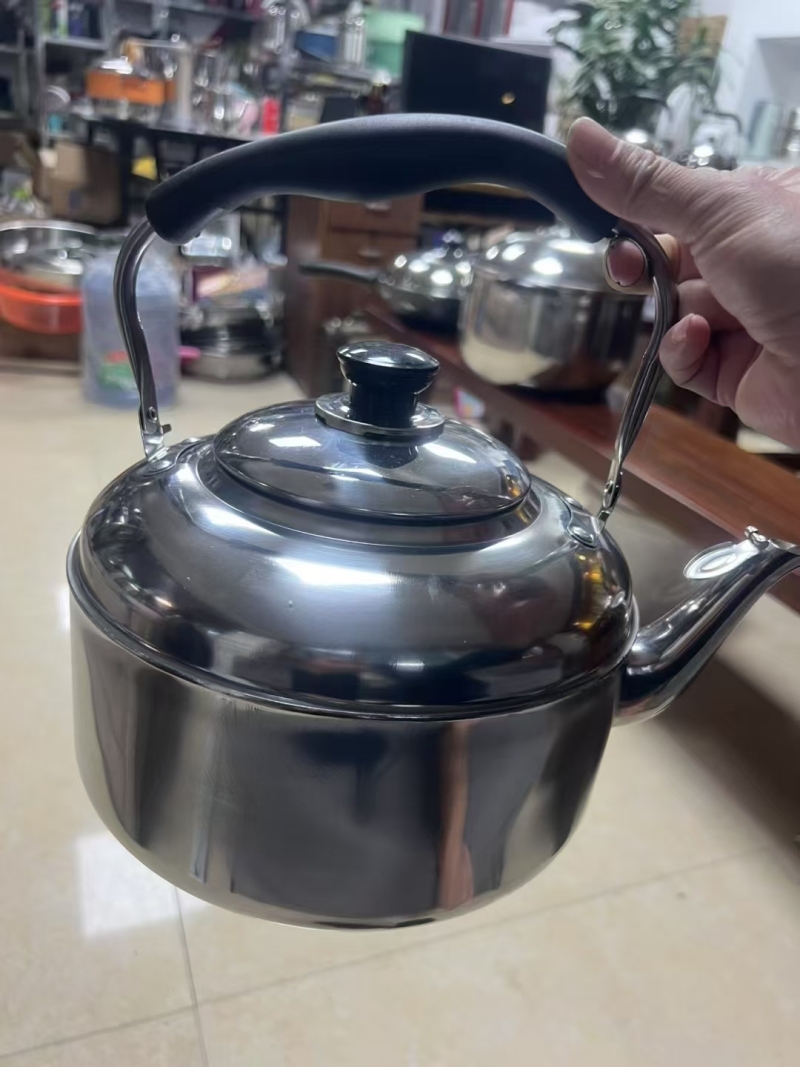 5L水壶3000个， 每件30个，十几块钱一个