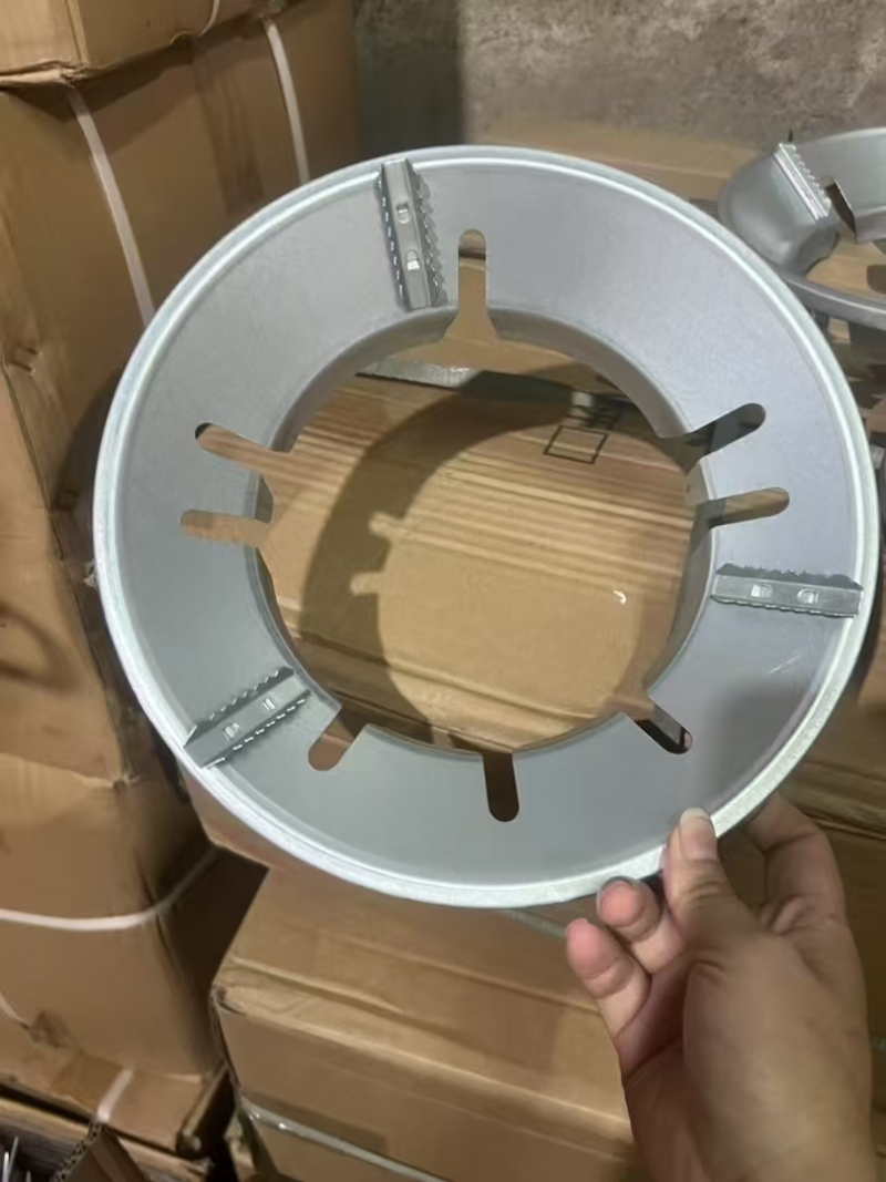 八开加厚防风罩， 1000个左右，2.5元一个。