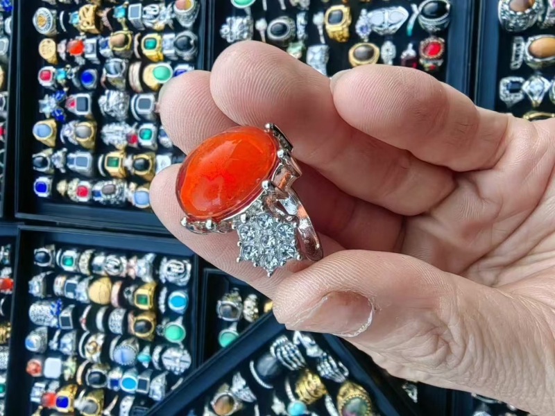 外贸杂款合金戒指8万个，新做货，款式新，质量好，量大起订，价格便宜，毛毛钱的事