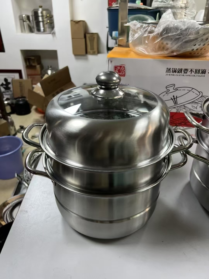 杂款锅1500斤左右，5.5元一斤