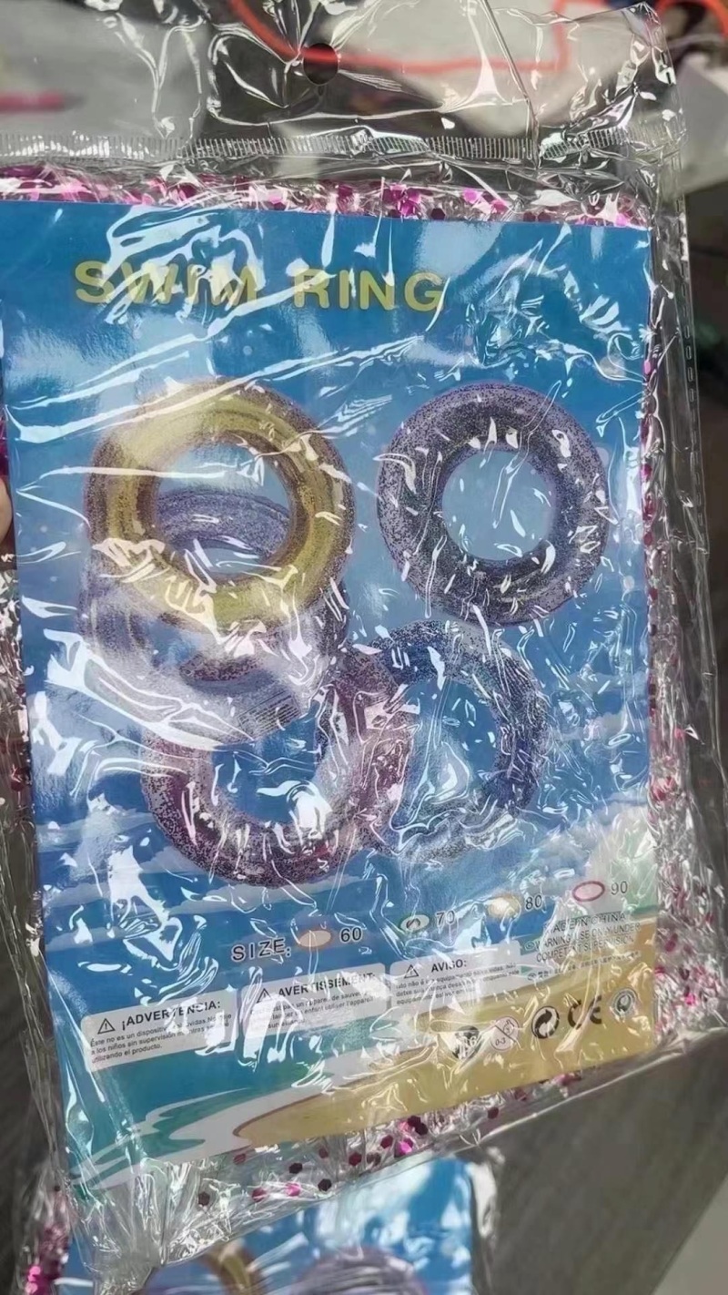 处理4吨，游泳圈，儿童游泳圈， 型号60cm，70cm，80cm，90cm都有 数量：20000个，颜色4-5个