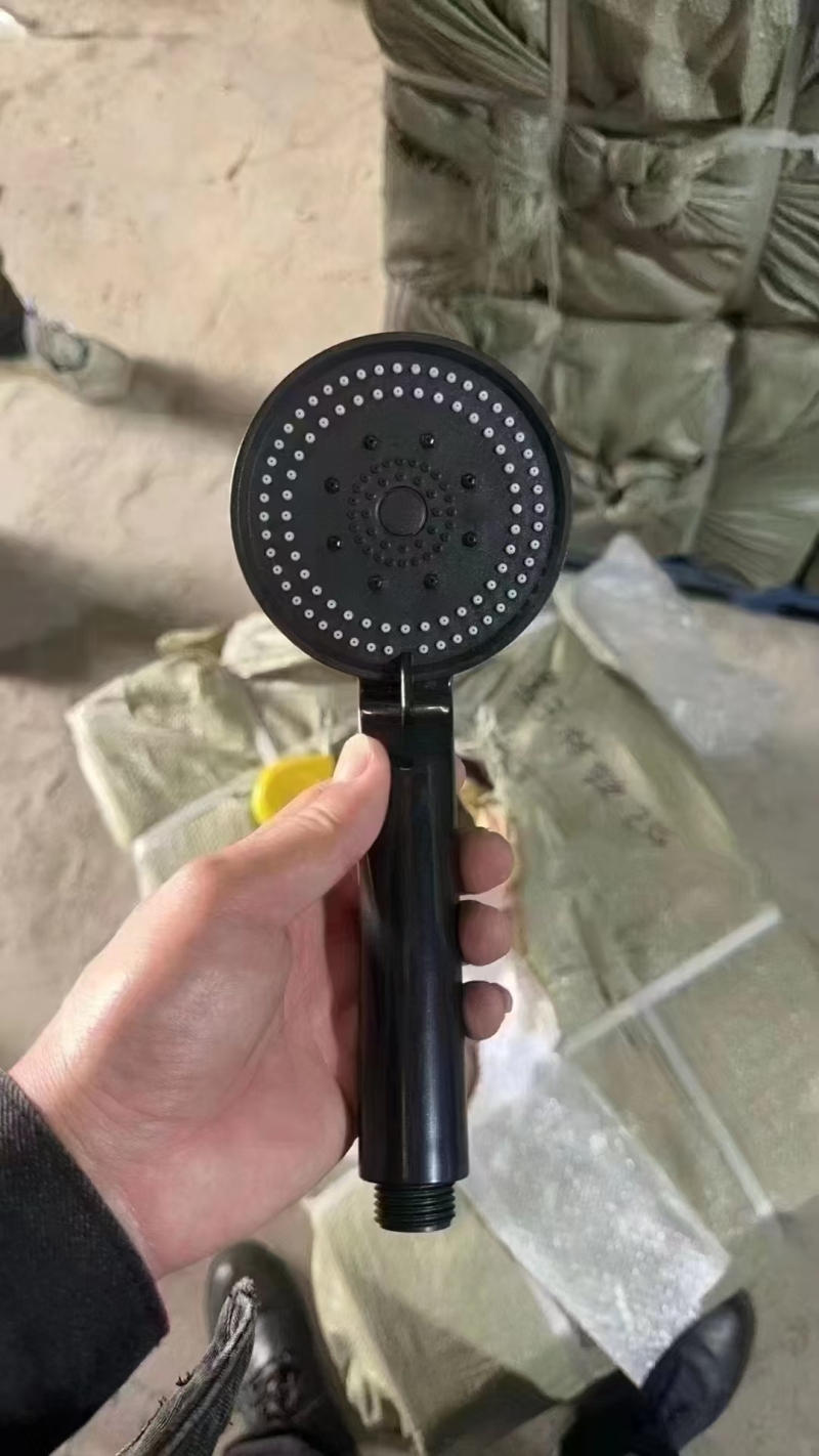 3万个增压花洒，一袋250个，可分单，1.x元处理