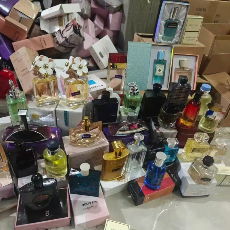 高端香水15000瓶，清货5.5一瓶，全部独立包装，懂行的来