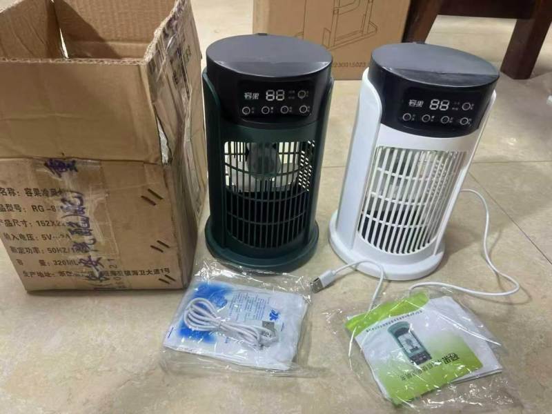 冷风扇2500个左右，有盒包装， 5块钱一个